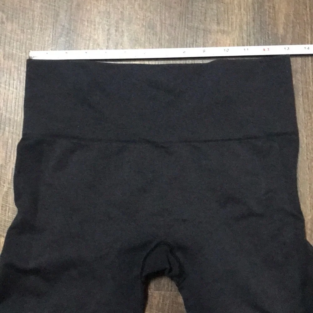 Lululemon Seamlessly Street Crop Heathered Black